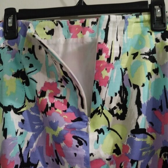 Josephine Women's Floral Mini Skirt - Picture 3 of 8